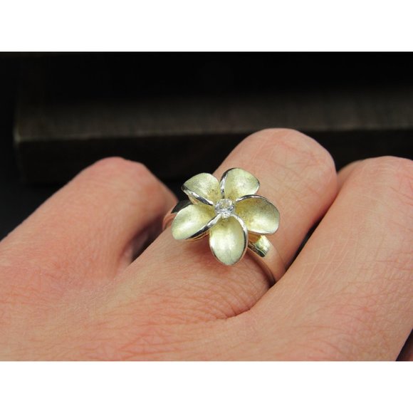 Size 6.75 Sterling Silver Single Cubic Zirconia Flower Band Ring - Picture 2 of 6